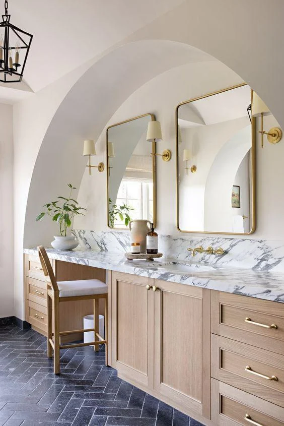 quiet luxury interior design photo alt="Home Decor & Design Ideas Fall/Winter 2025 bathroom"
