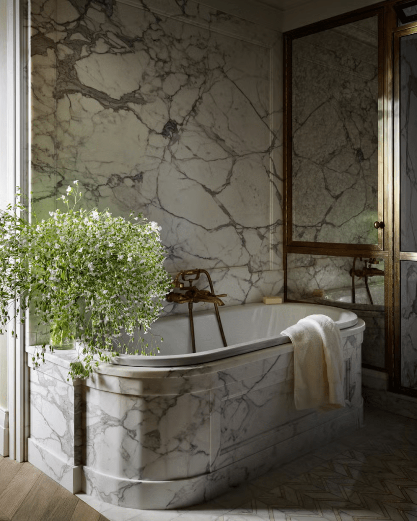 mixed metals and warmer finished photo alt="Home Decor & Design Ideas Fall/Winter 2025 bathroom"