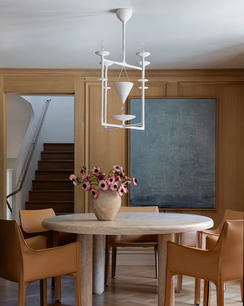 sculptural lighting photo alt="Home Decor & Design Ideas Fall/Winter 2025 living room"